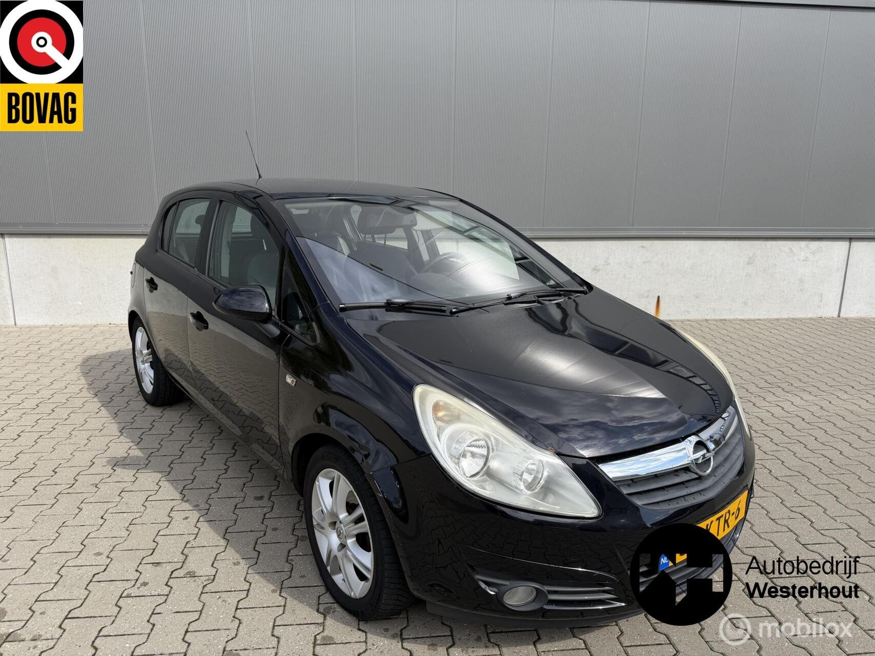 Opel Corsa 1.4-16V Cosmo|AIRCO|CRUISE CONTROL|PARKEER SENSOR, Voorwielaandrijving, 1063 kg, Gebruikt, 4 cilinders