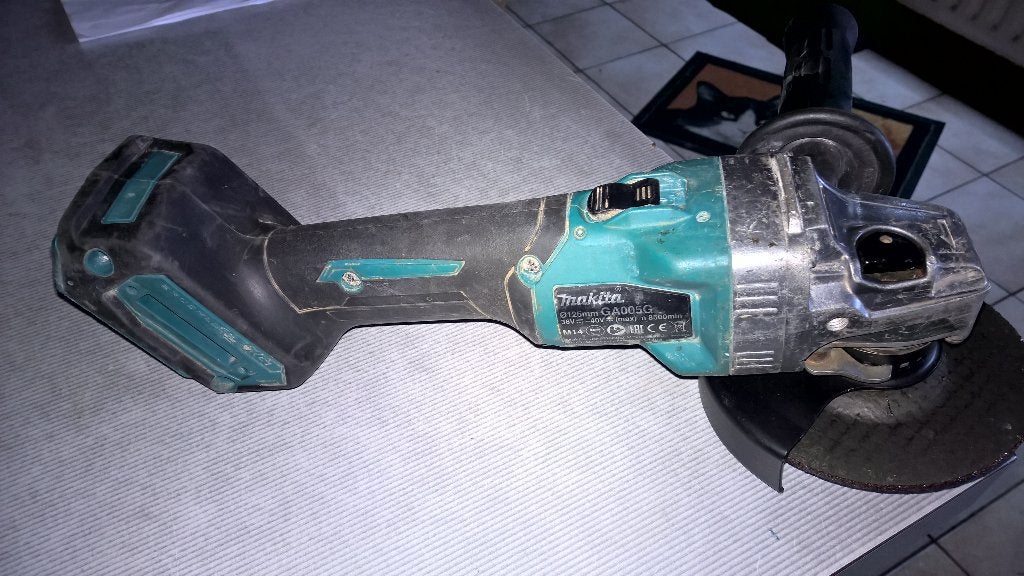 makita haakse slijper XGT 40v in goede staat, Ophalen of Verzenden, Zo goed als nieuw, 1000 watt of meer, Haakse handslijpmachine