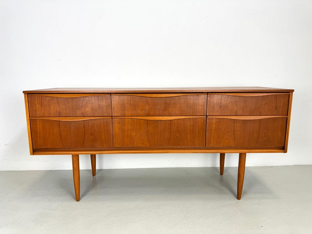 Vintage dressoir Austinsuite., Huis en Inrichting, Verzenden, Zo goed als nieuw, 25 tot 50 cm, 150 tot 200 cm