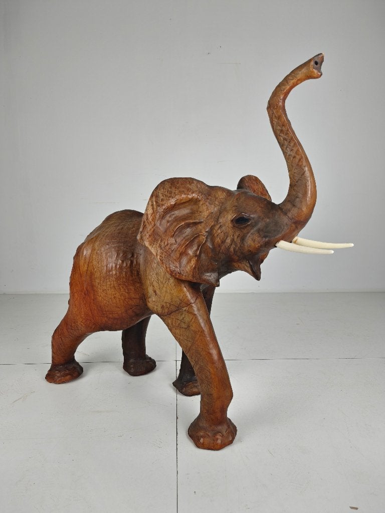 Magnificent ExtraLarge Leather Elephant Sculpture – ca. 1950, Antiek en Kunst, Ophalen of Verzenden