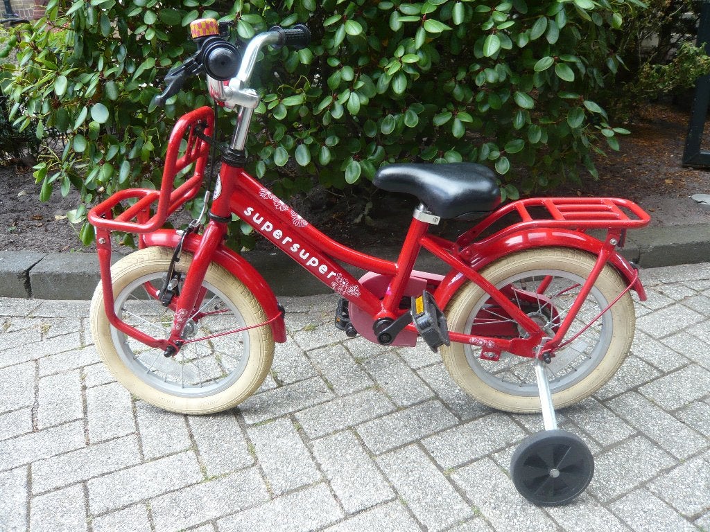 mooie rode 14inch Supersuper kinderfiets met zijwielen, Fietsen en Brommers, Ophalen, Zo goed als nieuw, Minder dan 16 inch, Zijwieltjes