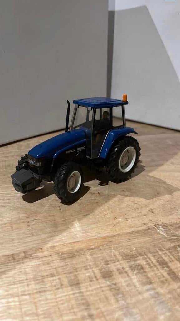 New Holland 8560, Ophalen of Verzenden, Zo goed als nieuw, Tractor of Landbouw, Overige merken
