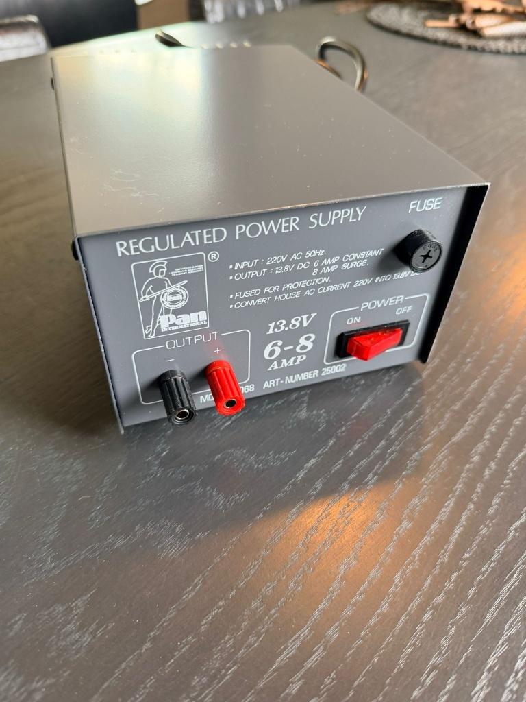 Geregelde Voeding Pan International 13.8V 6-8A Power Supply, Ophalen, Zo goed als nieuw
