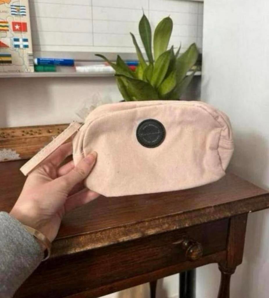Nieuw: beige etui van isabel bernard met velvet stof, Sieraden, Tassen en Uiterlijk, Tassen | Damestassen, Ophalen of Verzenden