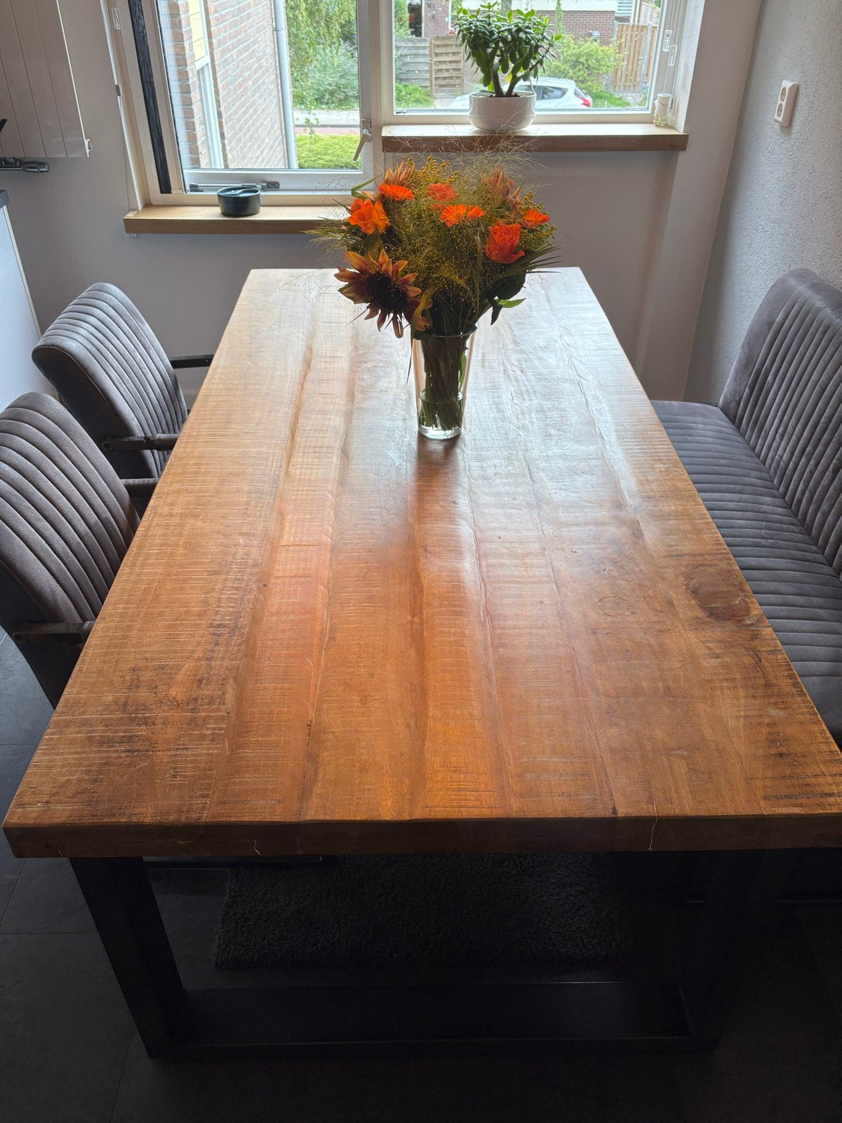 IN PRIJS VERLAAGD ! Moderne tafel eetkamerstoelen en bank, Ophalen, Twee, Zo goed als nieuw, Metaal
