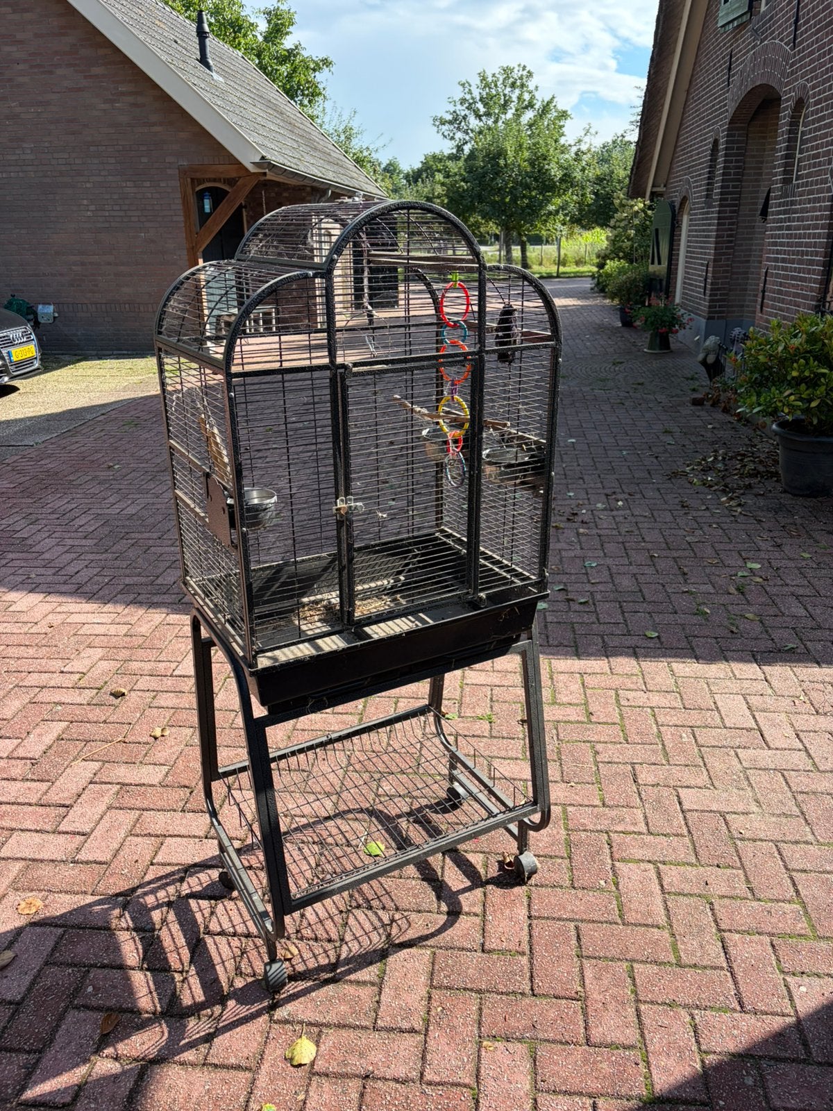 Vogelkooi op standaard, Dieren en Toebehoren, Ophalen, Zo goed als nieuw, Metaal, Vogelkooi