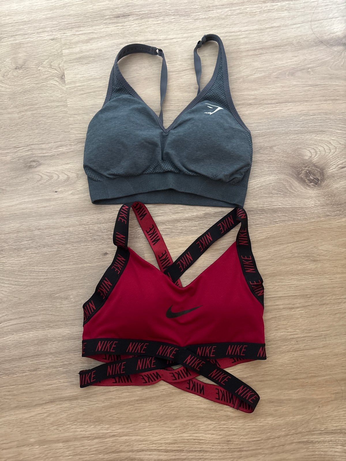 Sport BH's Gymshark en Nike - Maat XS/S, Ophalen of Verzenden, Fitness of Aerobics, Maat 34 (XS) of kleiner, Grijs