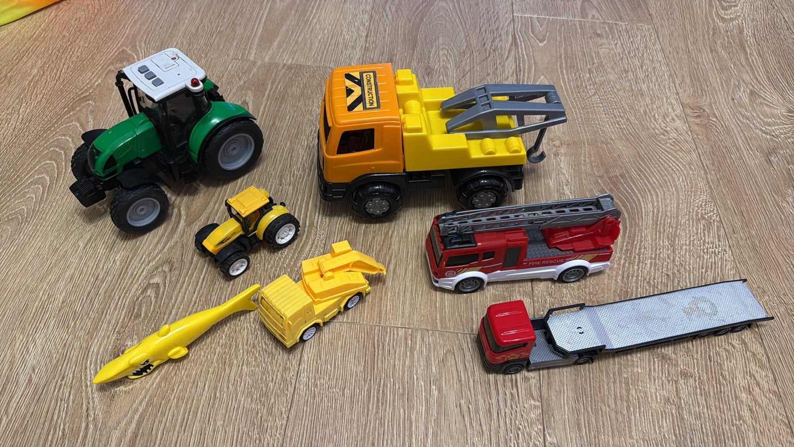 Speelgoedvoertuigen set: tractor, brandweerwagen, vrachtwage, Kinderen en Baby's, Ophalen, Gebruikt