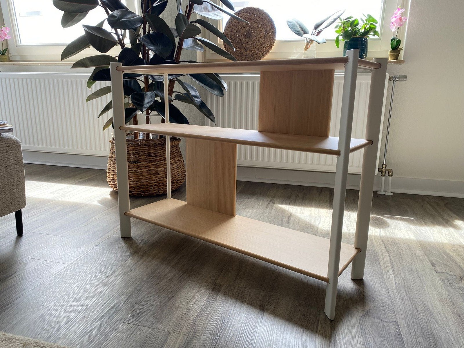 Modern houten, wit metalen bijzet kast van Ikea, Ophalen, Gebruikt