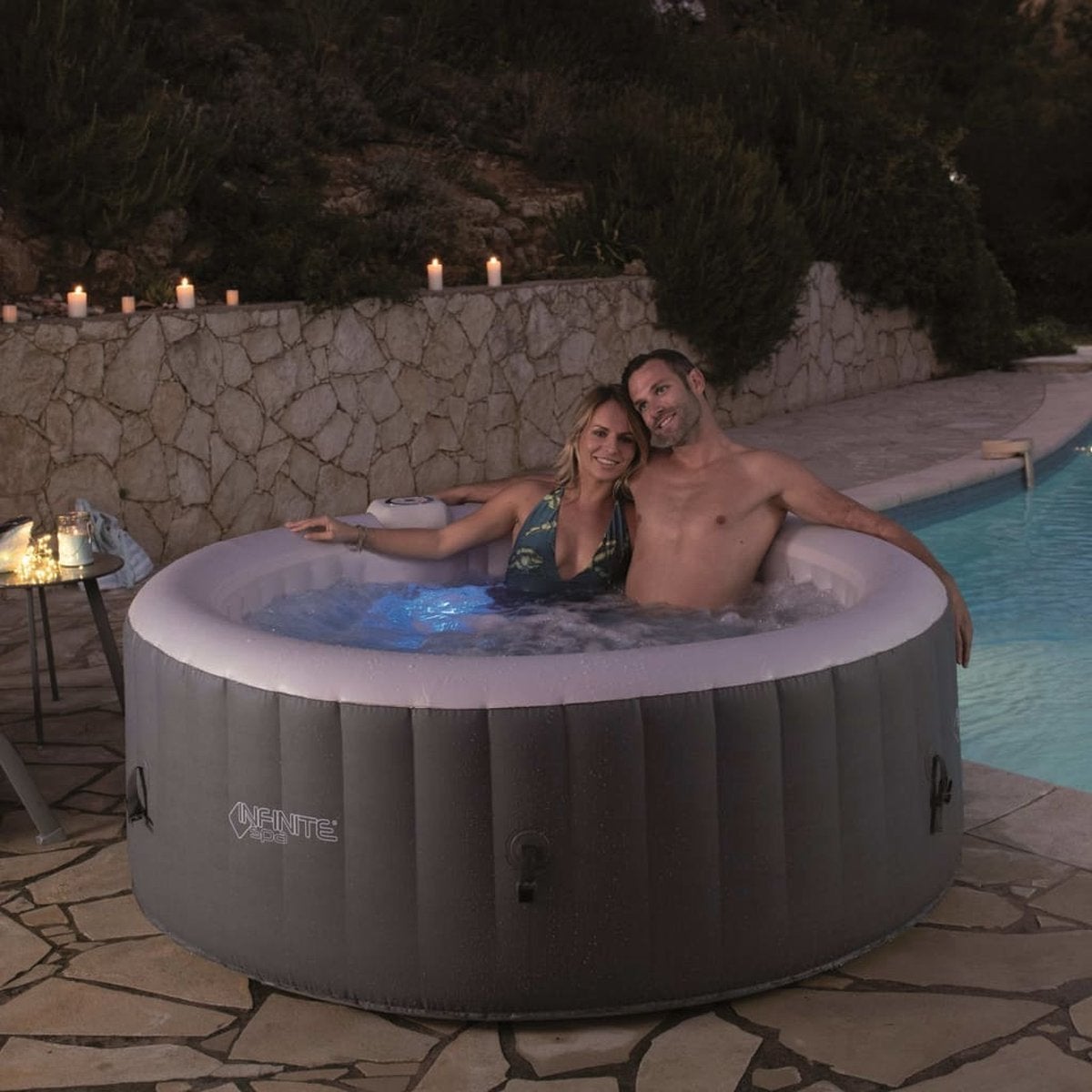 Infinite Spa Xtra Opblaasbare Jacuzzi - 4 personen, Ophalen, Gebruikt, Afdekzeil, Opblaasbaar