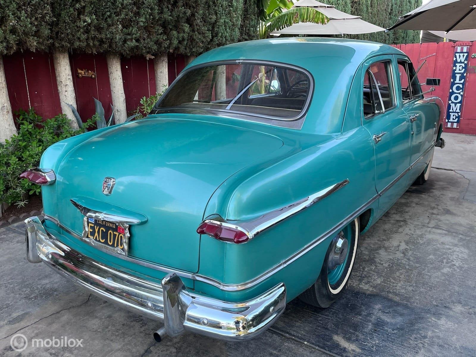 Ford custom Sedan, foto 2