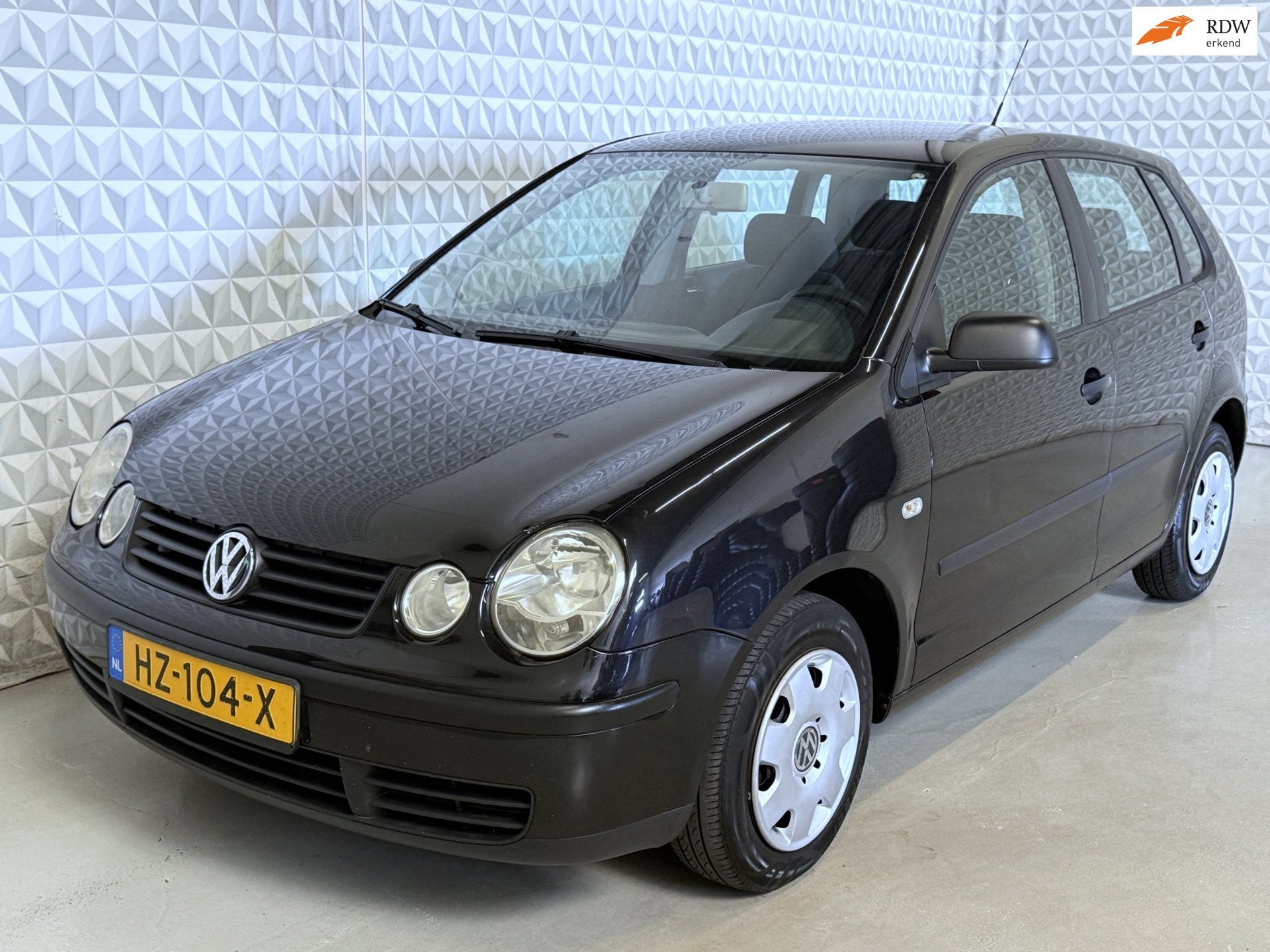 Volkswagen Polo 1.2-12V 5drs met Airco én APK tot 04-2027!, 1198 cc, Zwart, Bedrijf, Handgeschakeld