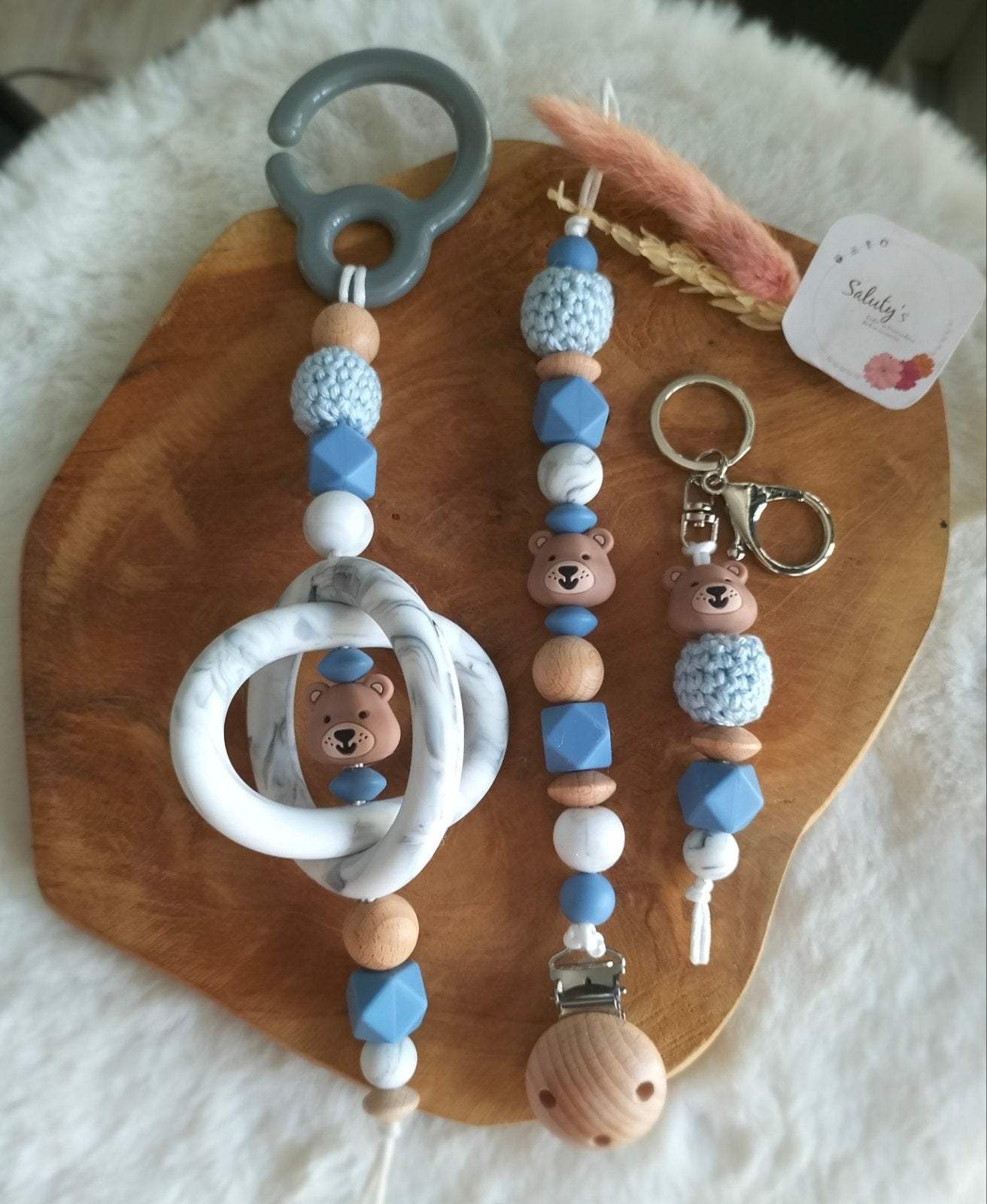 Nieuw • (kraam)Cadeauset Wagenhanger Speenkoord Tashanger, Kinderen en Baby's, Kraamcadeau, Nieuw, Ophalen of Verzenden, Saluty's kinder- en kraamcadeaus