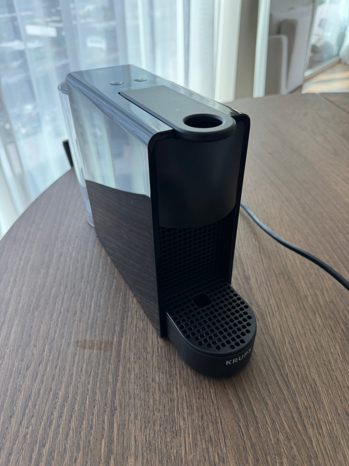 Nespresso Krups Essenza Mini - Compacte en snelle koffie, Ophalen, Espresso apparaat, Zo goed als nieuw, 1 kopje
