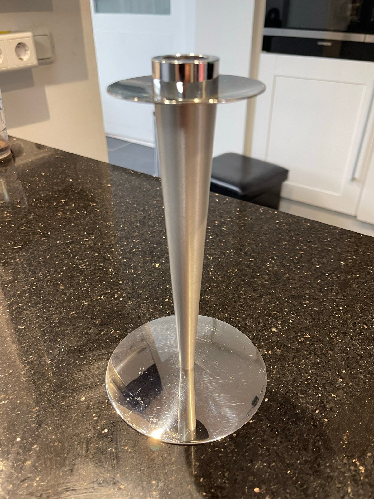 Moderne zilverkleurige kandelaar van Menu, 20 cm hoog, Gebruikt, Overige merken, Ophalen of Verzenden, Metaal