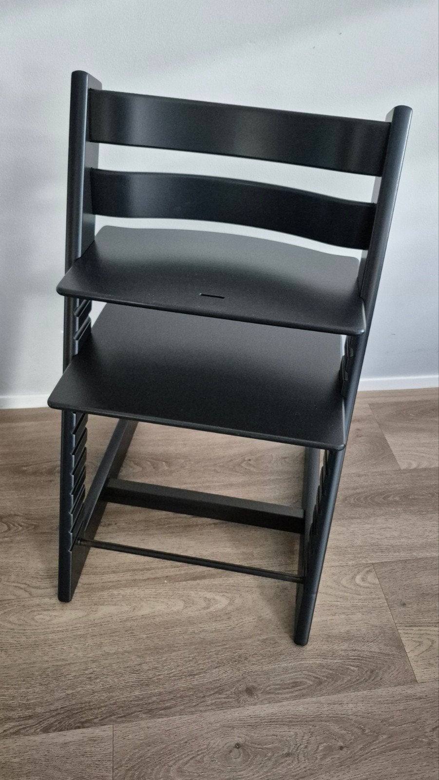 Zwarte Stokke Tripp Trapp stoel, Ophalen of Verzenden, Zo goed als nieuw, Meegroeistoel, Aanschuifbaar