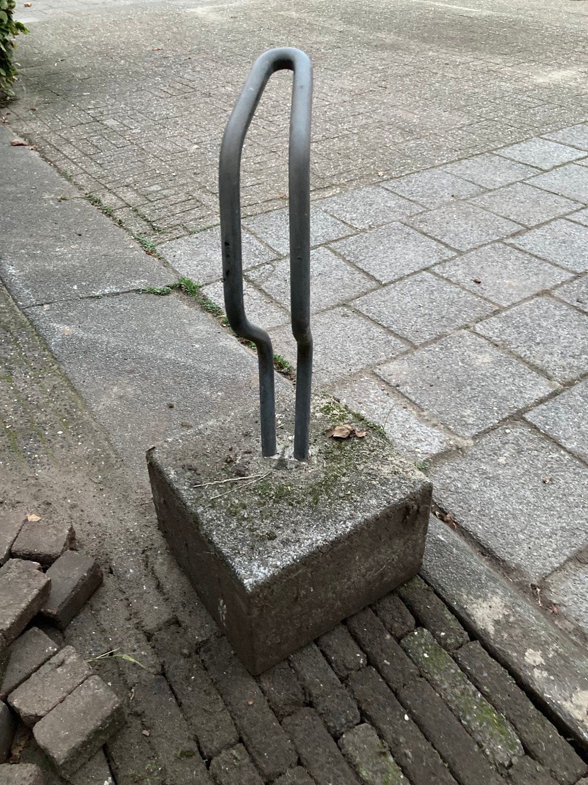 4 fietsenbeugels met betonvoet, Ophalen, Zo goed als nieuw
