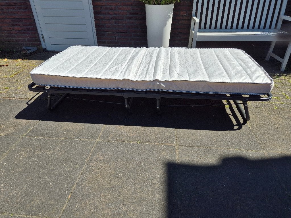 Vouwbed (zgan) - 80x200 cm, Ophalen, Opvouwbaar, Eenpersoons, Zwart