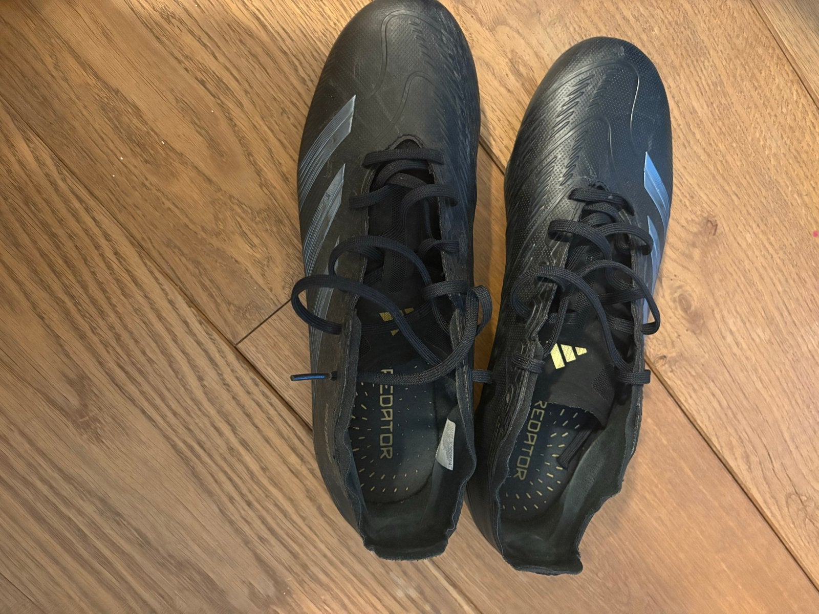 Adidas Predator voetbalschoenen - Zo goed als nieuw, Gebruikt, Maat XS of kleiner, Schoenen, Ophalen of Verzenden