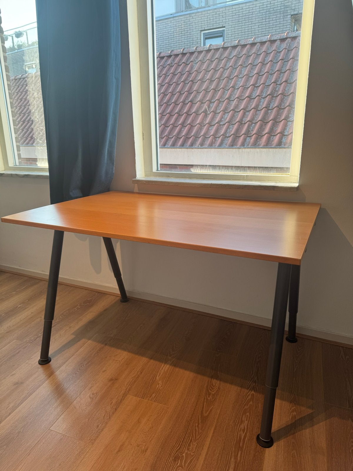 IKEA Bureau 120x80 cm met verstelbare poten, Huis en Inrichting, Bureaus, Ophalen, In hoogte verstelbaar, Gebruikt
