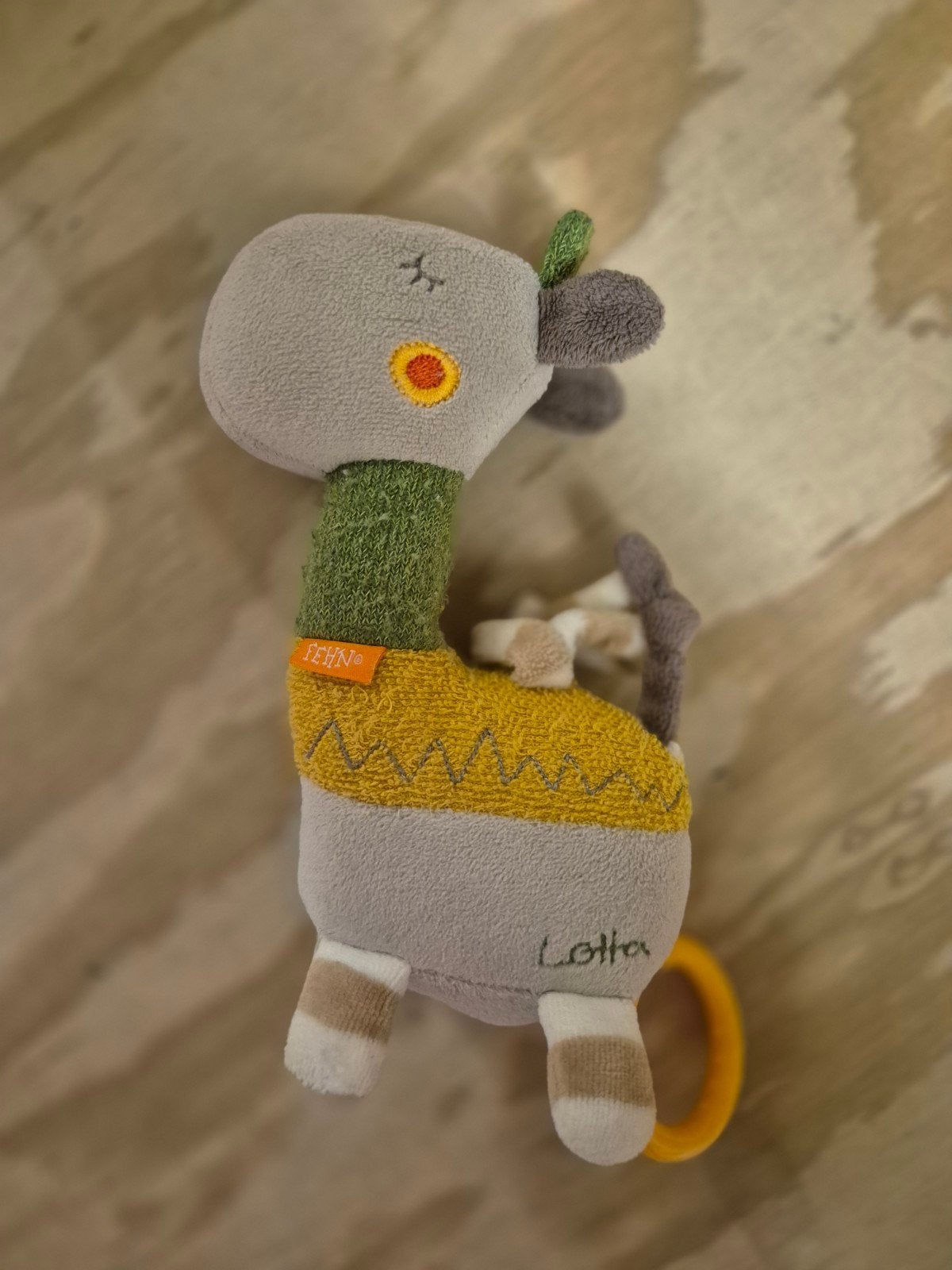 FEHN Lotta Giraffe Rammelaar - Zo goed als nieuw, Ophalen of Verzenden, Gebruikt, Mobiel