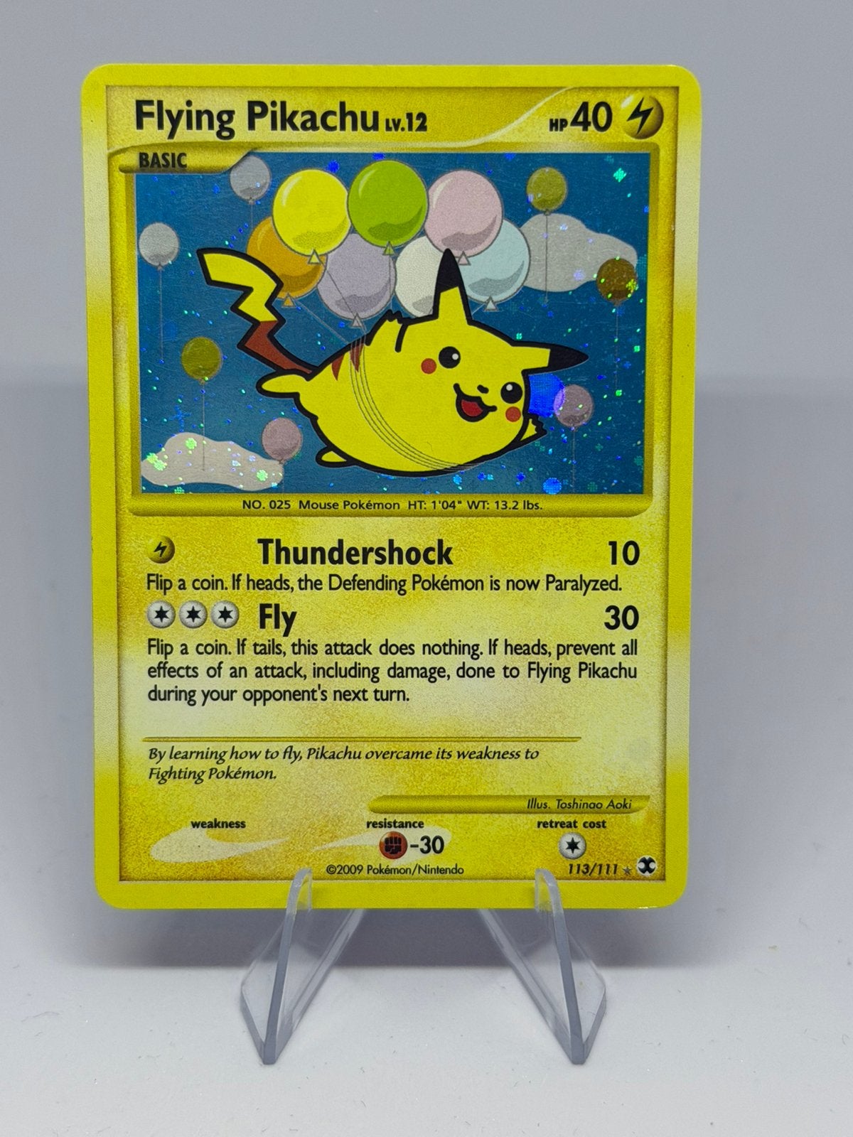 Te koop Flying Pikachu LV.12 Holo 2009 Promo set (113/111), Hobby en Vrije tijd, Verzamelkaartspellen | Pokémon, Ophalen of Verzenden