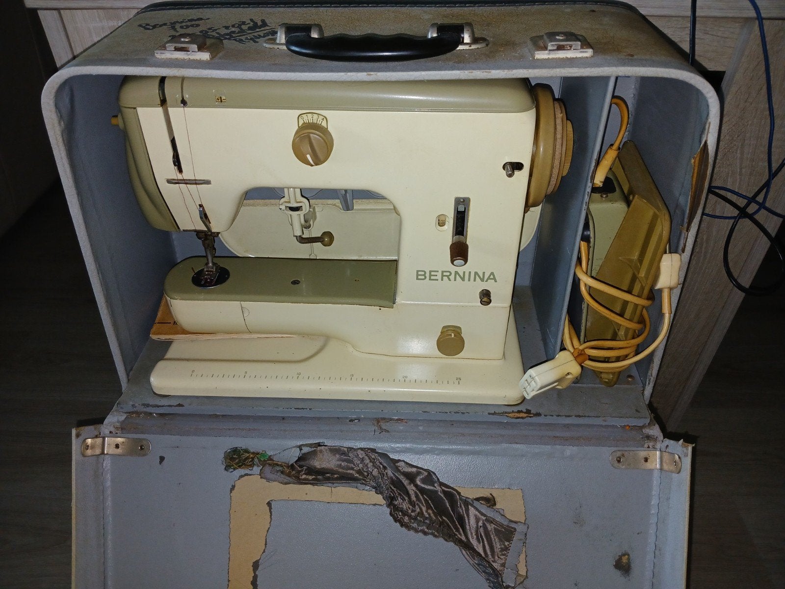 Bernina 700, Antiek en Kunst, Antiek | Naaimachines, Ophalen of Verzenden