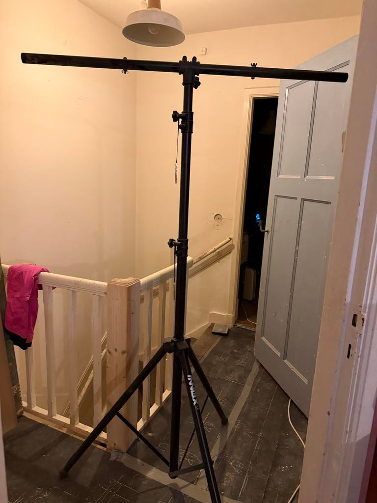Innox light-stand IVA-01 met T-bar, Muziek en Instrumenten, Licht en Laser, Ophalen of Verzenden, Zo goed als nieuw, Overige typen