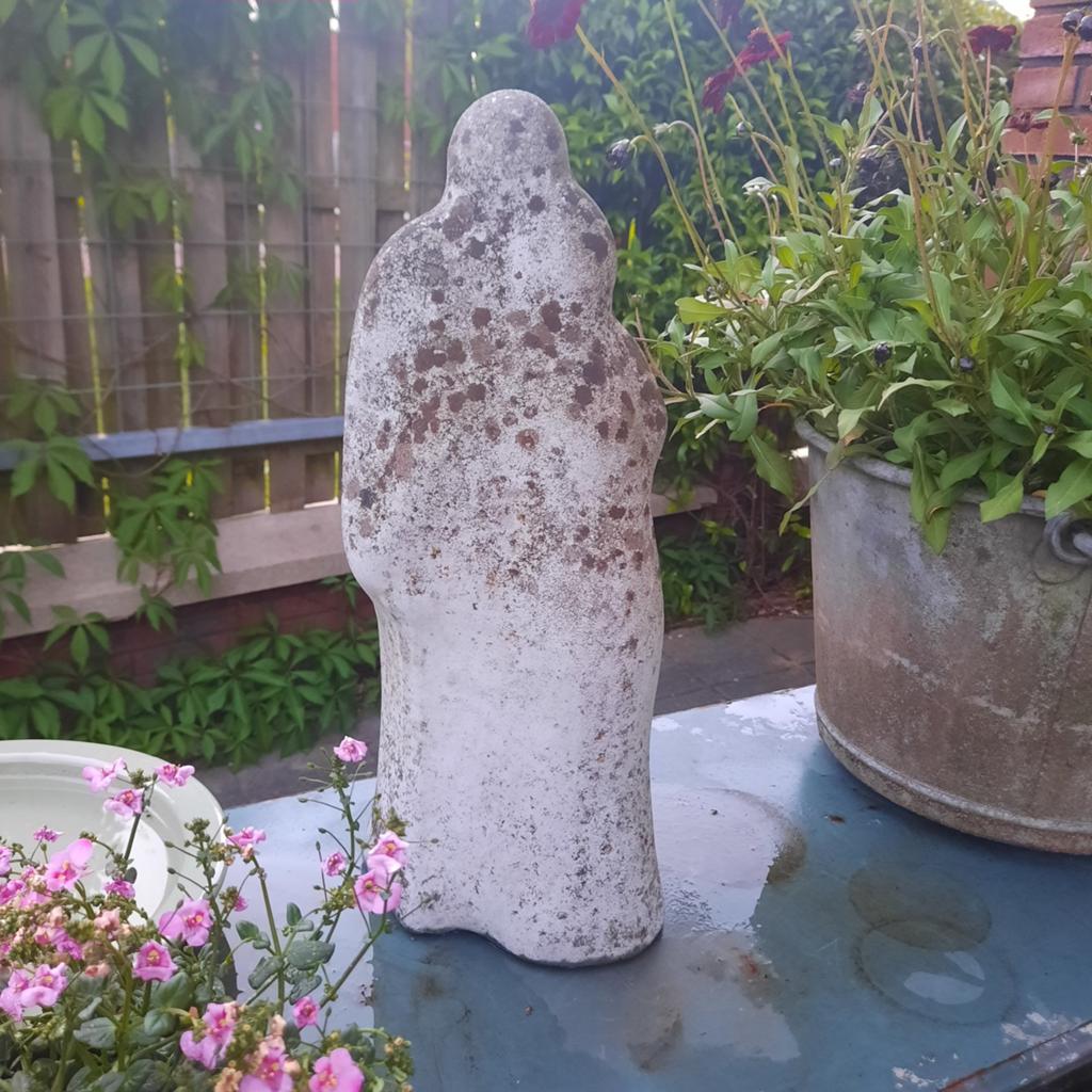 Tuinbeeld 45 cm hoog karaktervol man-vrouw, Tuin en Terras, Ophalen, Gebruikt, Steen