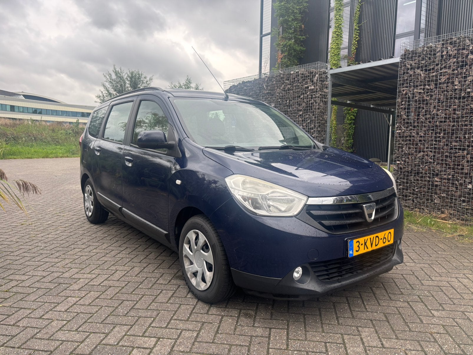 Dacia Lodgy 1.2 TCE 85KW Stepway 2013 Blauw, Auto's, Voorwielaandrijving, 4 cilinders, Blauw, 7 stoelen