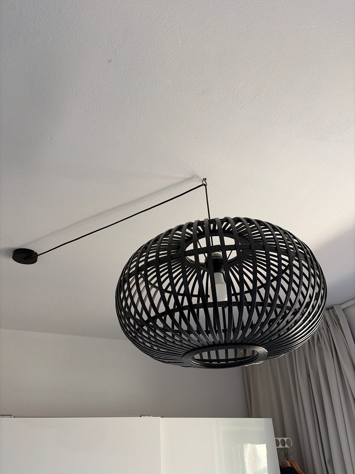 Zwarte bamboe hanglamp - Modern en sfeervol, Ophalen of Verzenden, Zo goed als nieuw, Natuurlijk materiaal, E27 (groot)