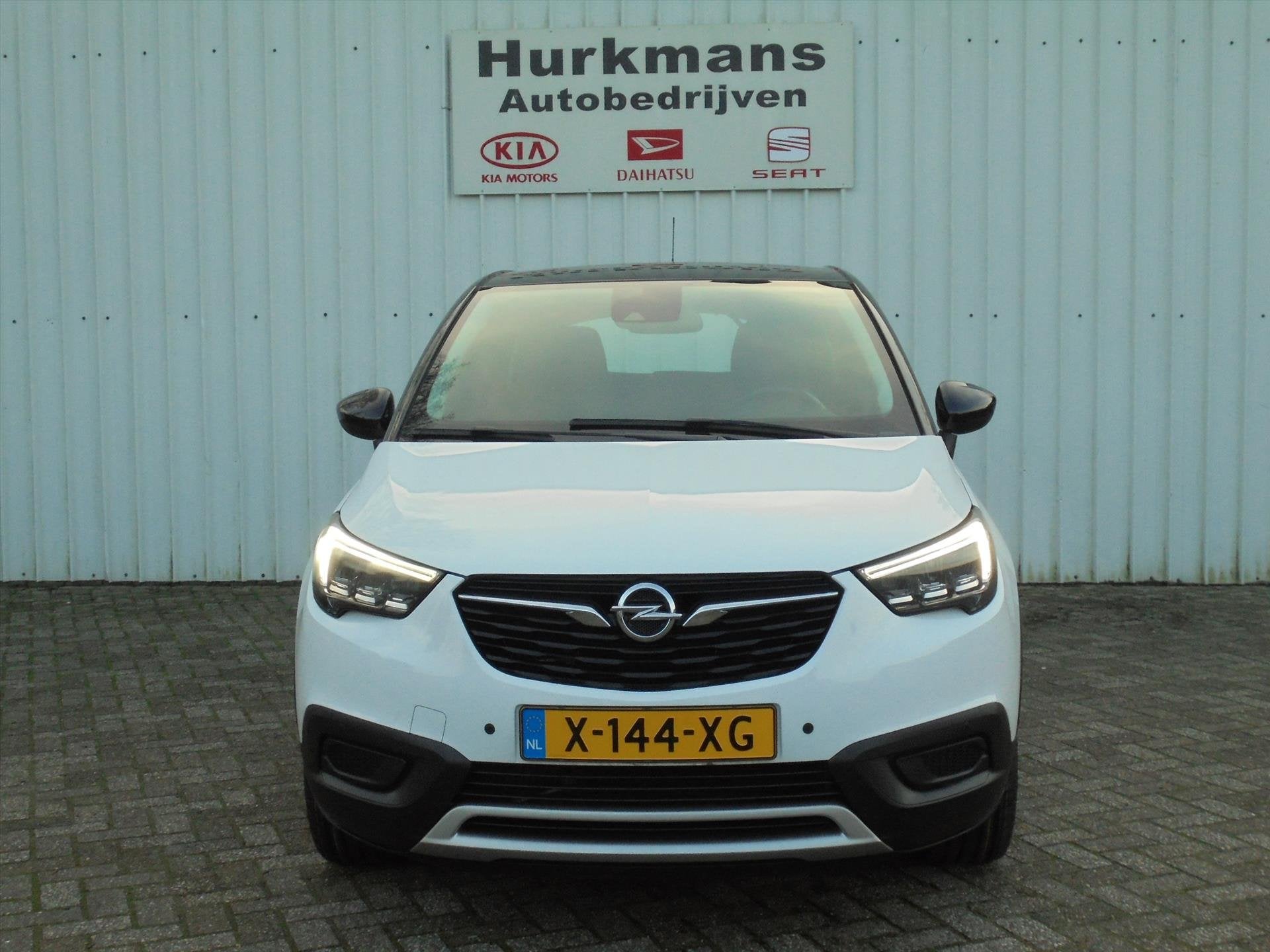 Opel Crossland X 1.2 TURBO 110PK AUTOMAAT HOGE INSTAP, Auto's, Opel, Automaat, 840 kg, Gebruikt, Leder en Stof