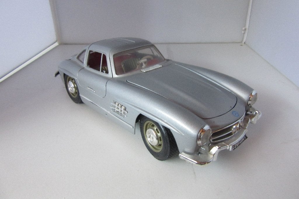 Mercedes 300SL 1;18, Ophalen of Verzenden, Zo goed als nieuw, Auto, Bburago
