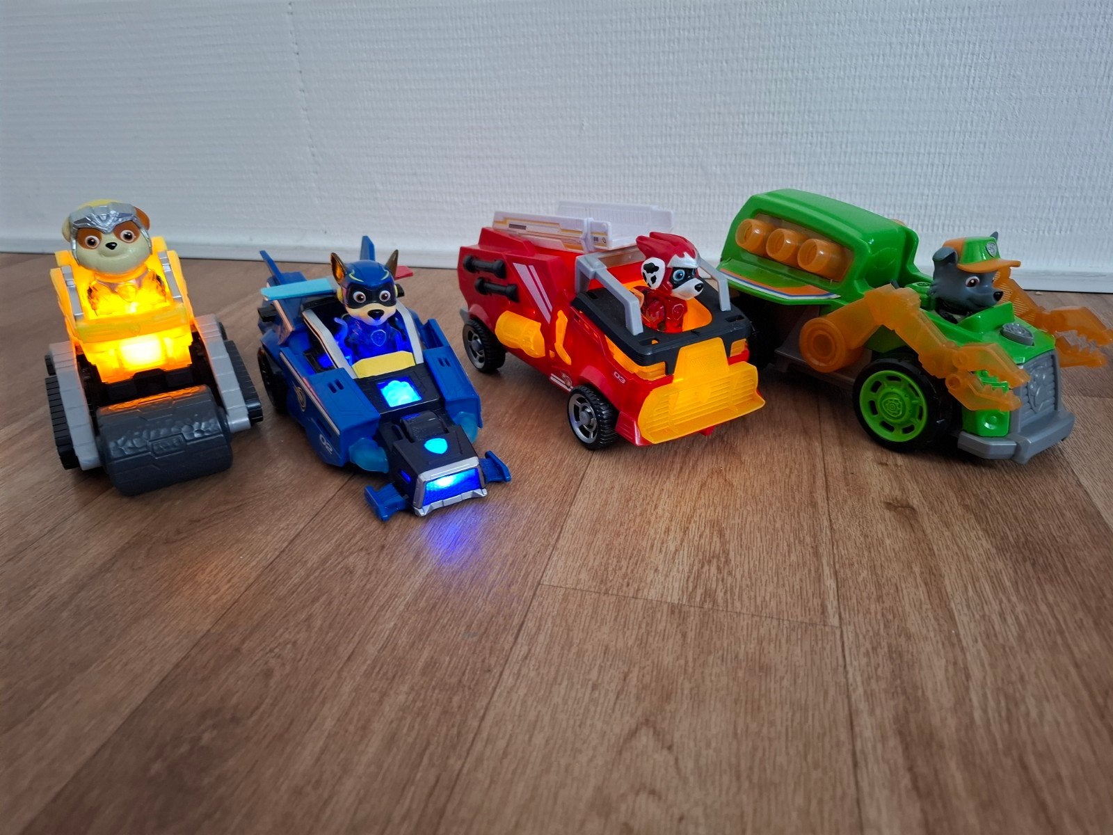 Paw patrol mighty pups, Ophalen