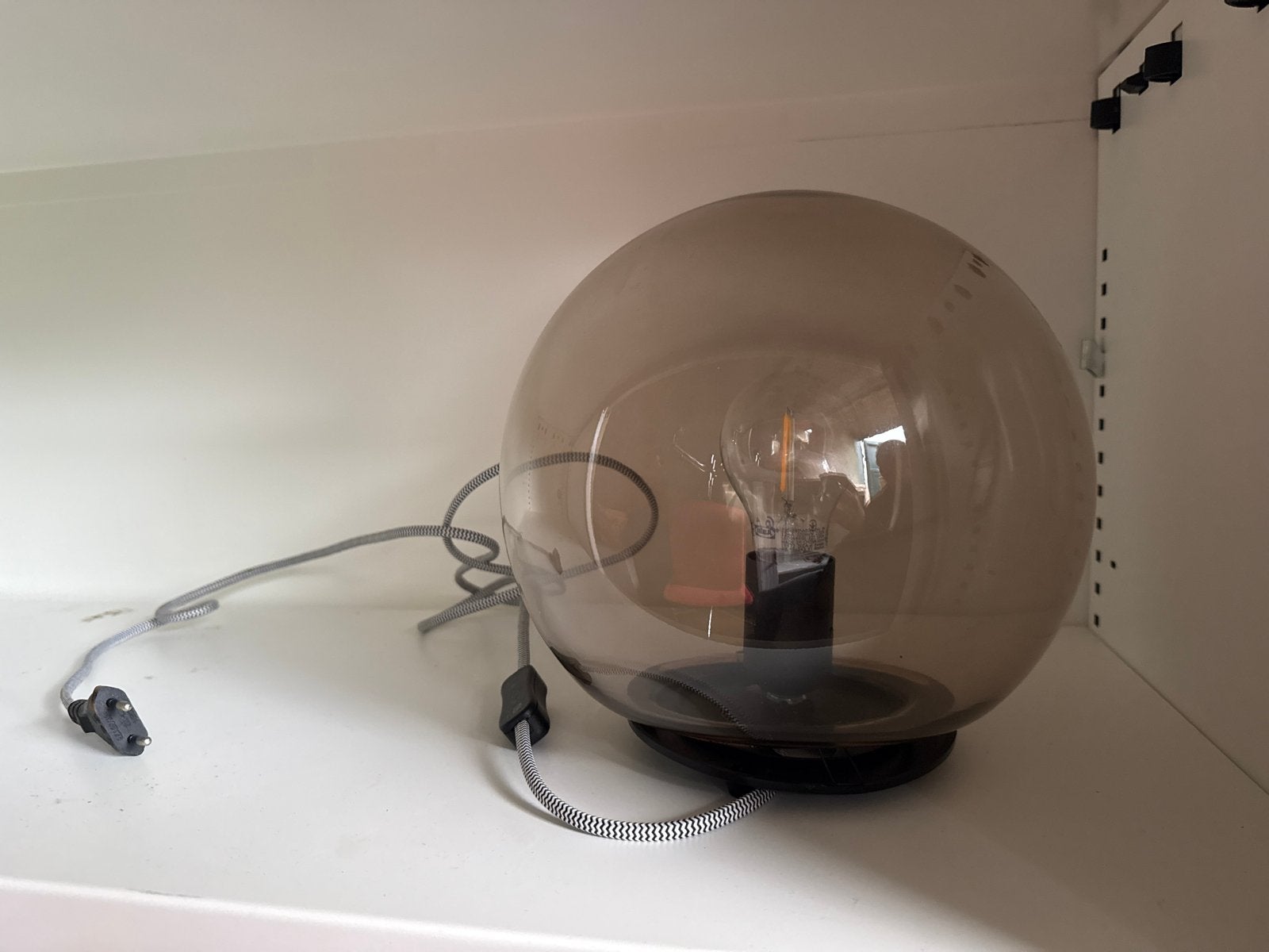 IKEA FADO Tafellamp - Bolvormig, Grijs Glas, Ophalen, E27 (groot), Zwart, IKEA