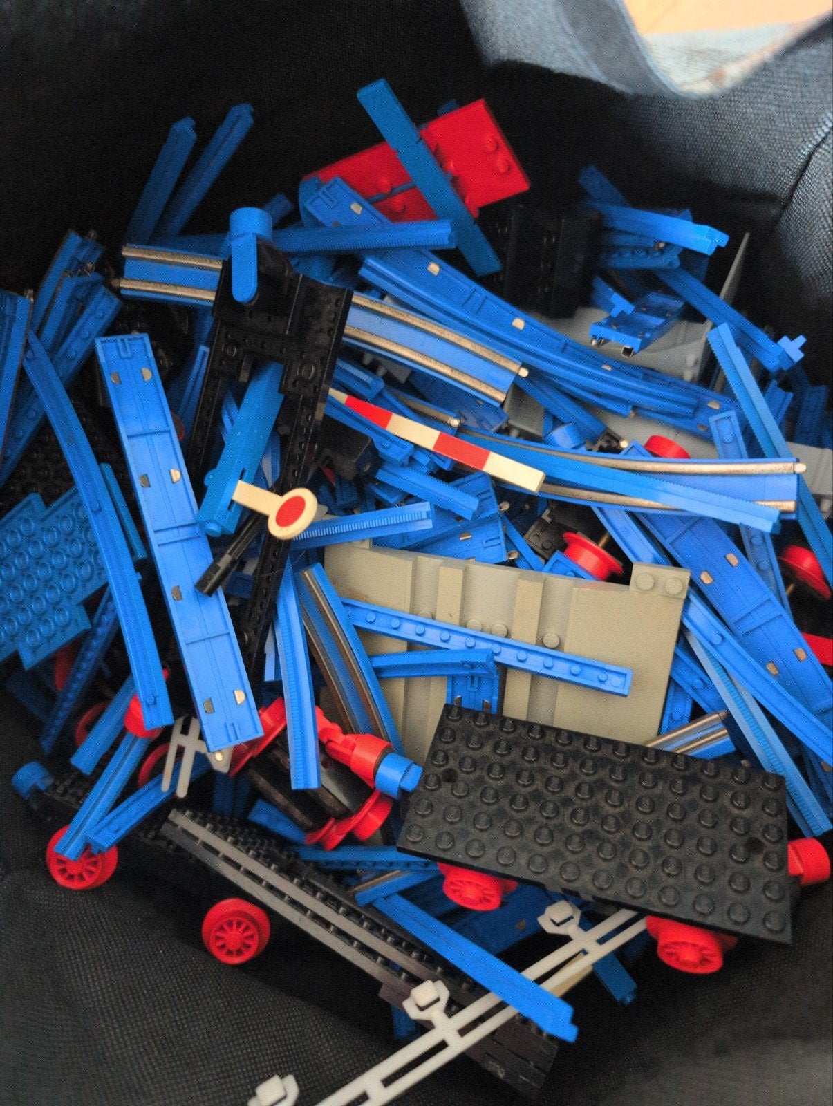 Zak vol LEGO treincomponenten en rails, Ophalen, Gebruikt, Lego, Accessoire