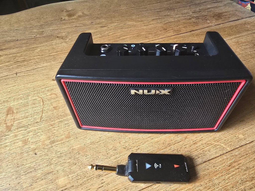 Kleine gitaarversterker Nux Mighty Air, Muziek en Instrumenten, Minder dan 50 watt, Nux Mighty Air, Zo goed als nieuw, Nux Mighty Air