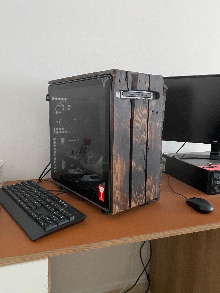 Behuizing met koeling en voeding 1000W PSU be quiet., Computers en Software, Computerbehuizingen, Ophalen, Zo goed als nieuw