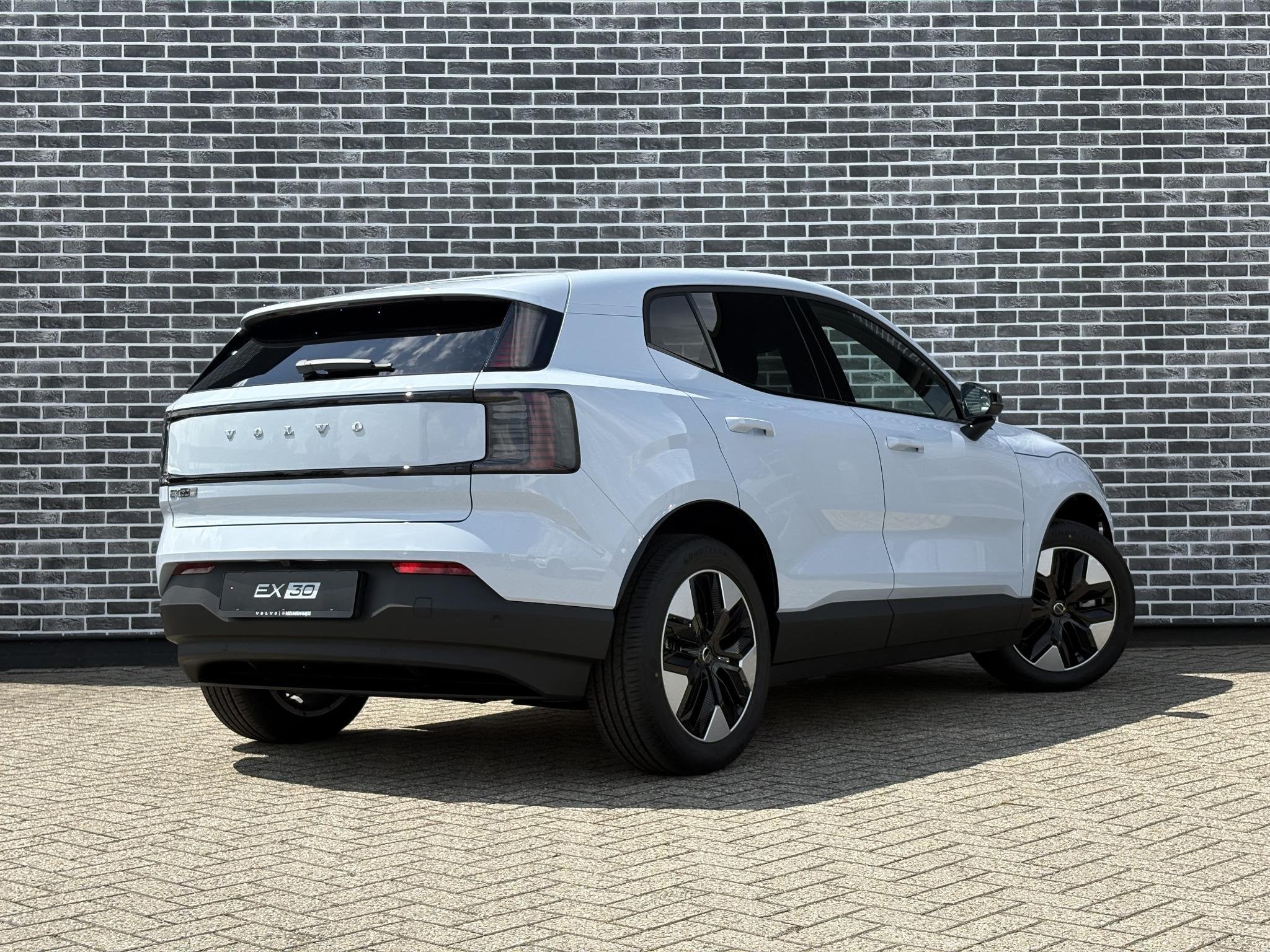 Volvo EX30 P3 Plus Europa 51 kWh | Extra getint glas achter, Automaat, Achterwielaandrijving, Blauw, Leder en Stof