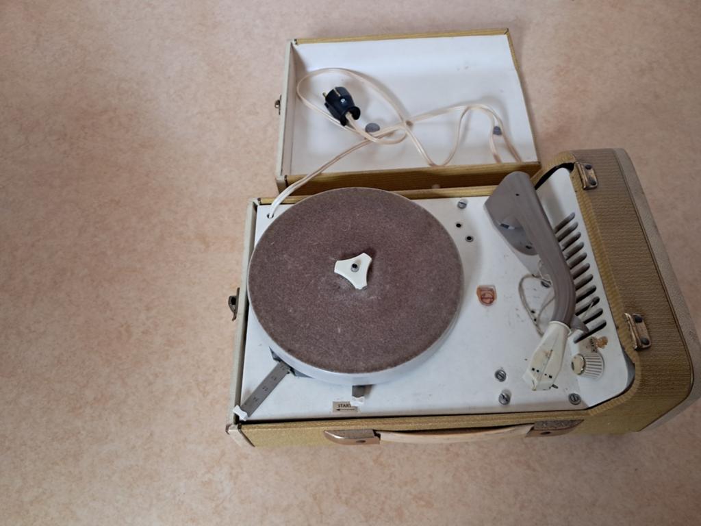 Philips koffer platenspeler, Audio, Tv en Foto, Platenspelers, Ophalen, Gebruikt, Platenspeler, Philips