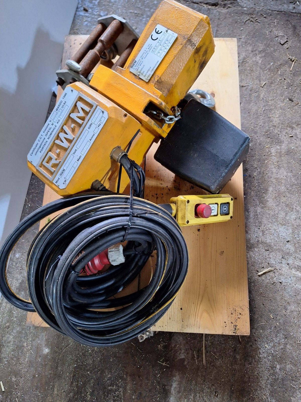 takel met rolkat  lengte ketting 5a6 meter, Ophalen