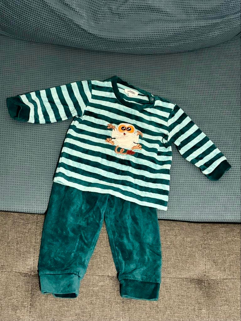 Woody velours pyjama groen gestreept maat 68, Ophalen of Verzenden, Gebruikt, Jongetje of Meisje, Nacht- of Onderkleding