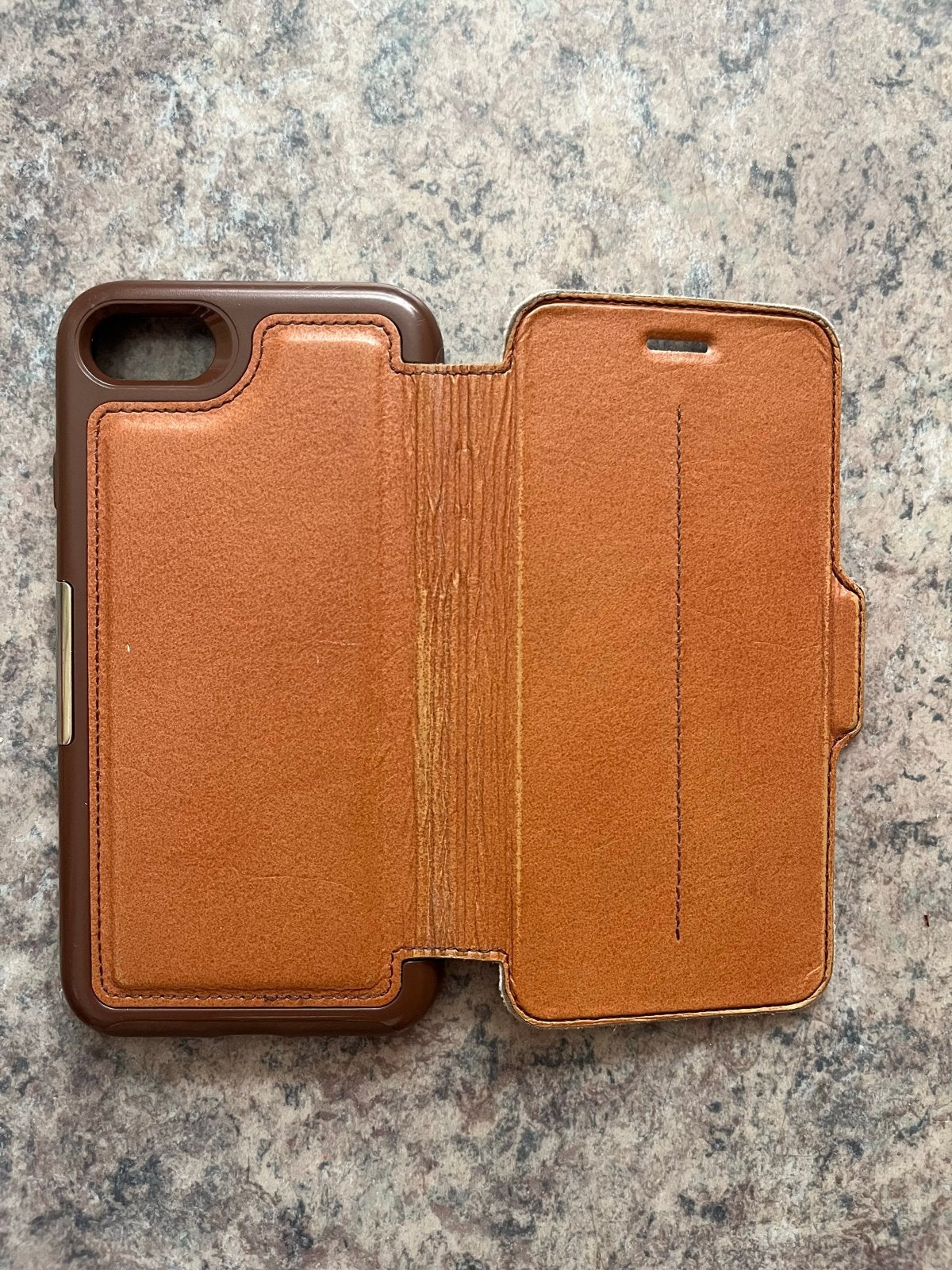OtterBox telefoonhoesje voor iPhone 7 - Bruin leer, Telecommunicatie, Mobiele telefoons | Hoesjes en Frontjes | Apple iPhone, Gebruikt