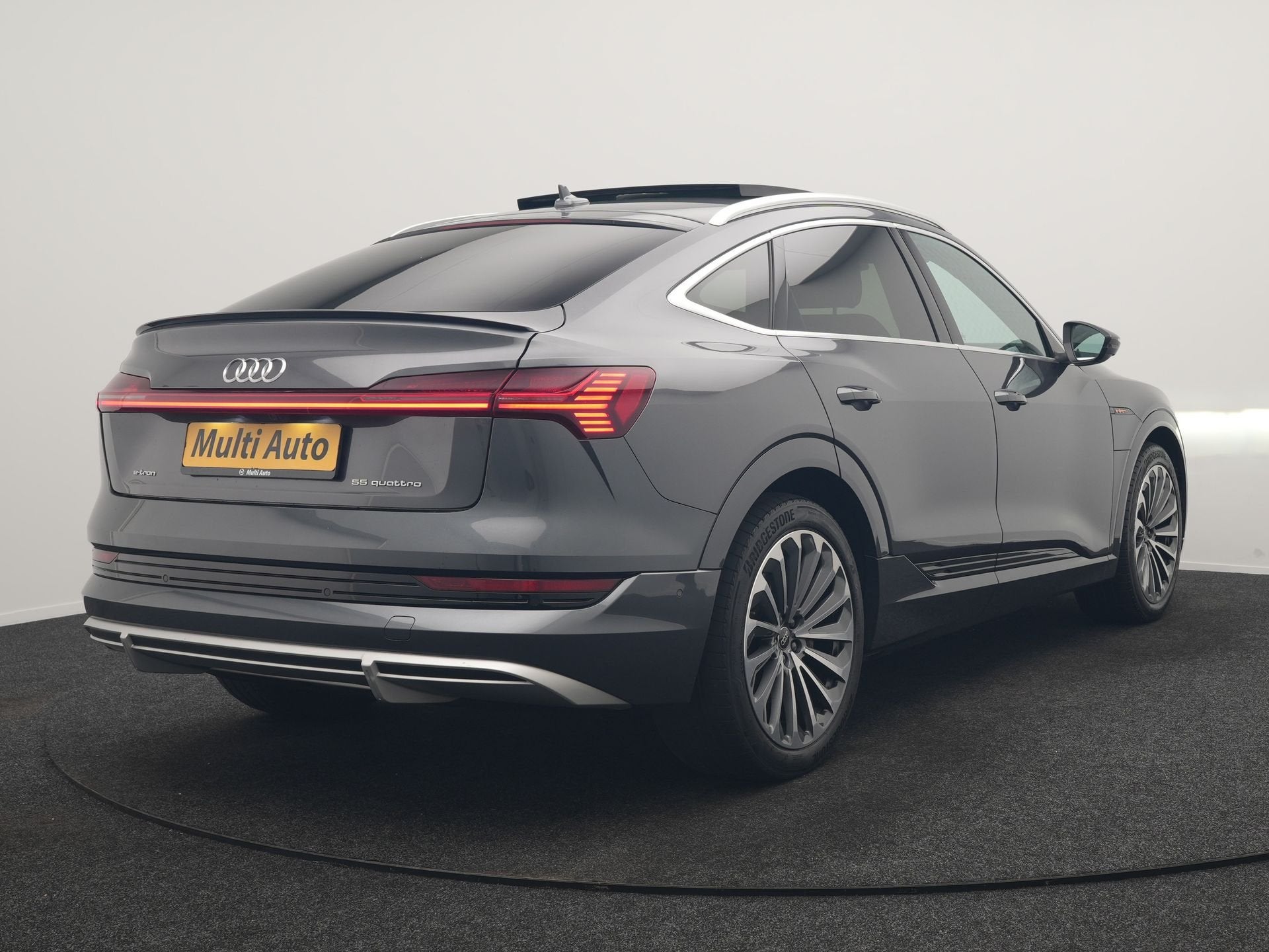 Audi e-tron Sportback 55 quattro S Line 95 kWh 408pk Dealer, Auto's, Audi, Automaat, 95 kWh, Automatische klimaatregeling, 408 pk