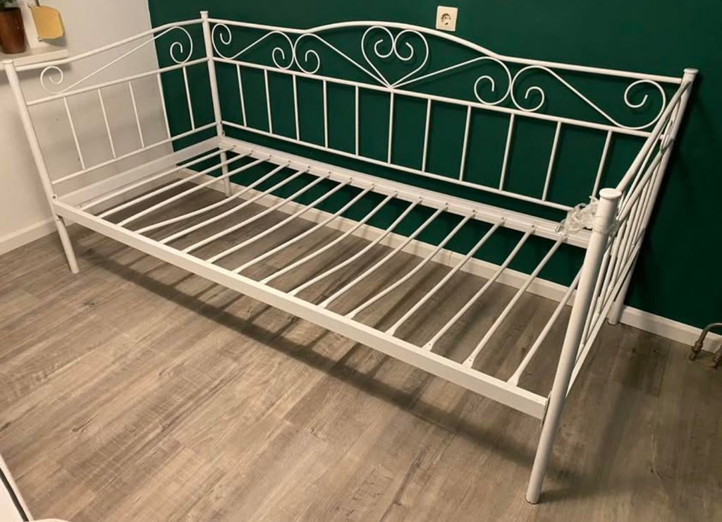 Wit metalen eenpersoons bed, Ophalen, 90 cm, Eenpersoons, Wit
