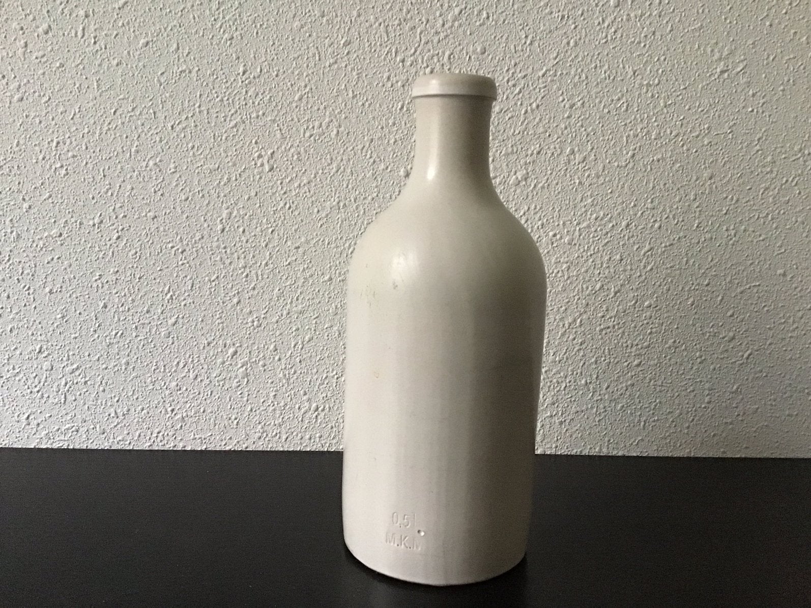 Stenen gresfles. Grijs beige. Mkm 0,5 l., Steen, Overige kleuren, Ophalen of Verzenden, Zo goed als nieuw