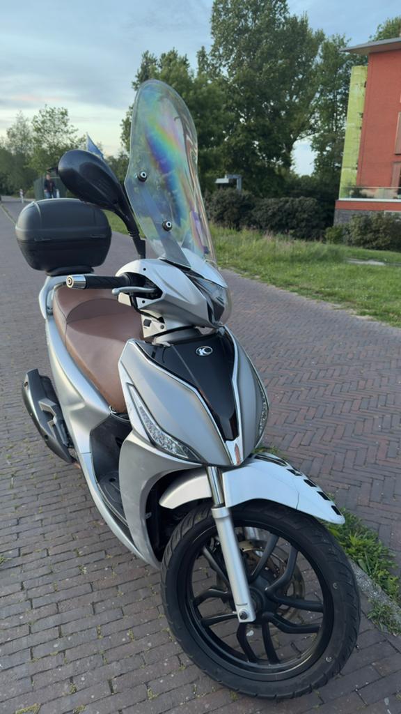 Kymco people s 150 motorscooter, Fietsen en Brommers, Ophalen, Zo goed als nieuw, People S, Benzine