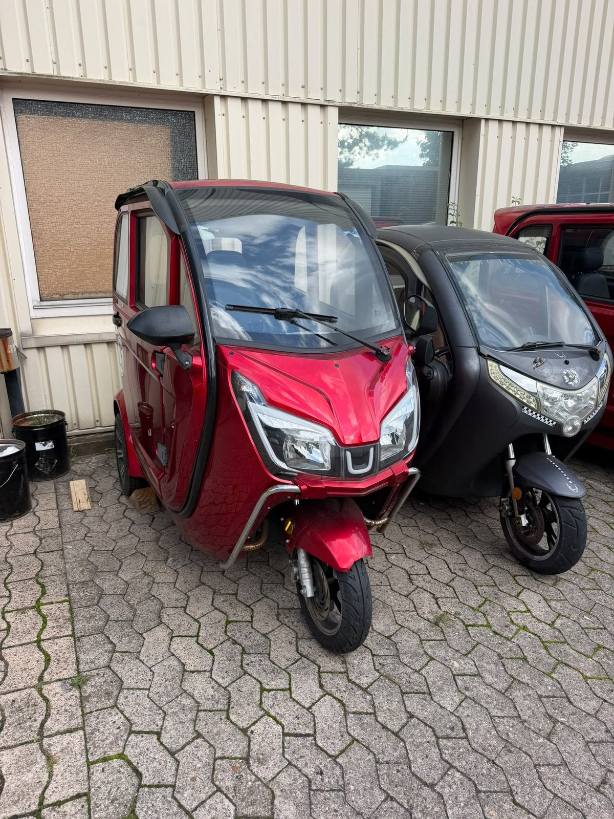 Overdekte scootmobiel 3wieler rood topstaat, Ophalen of Verzenden, 46 km of meer, 16 km/u of meer