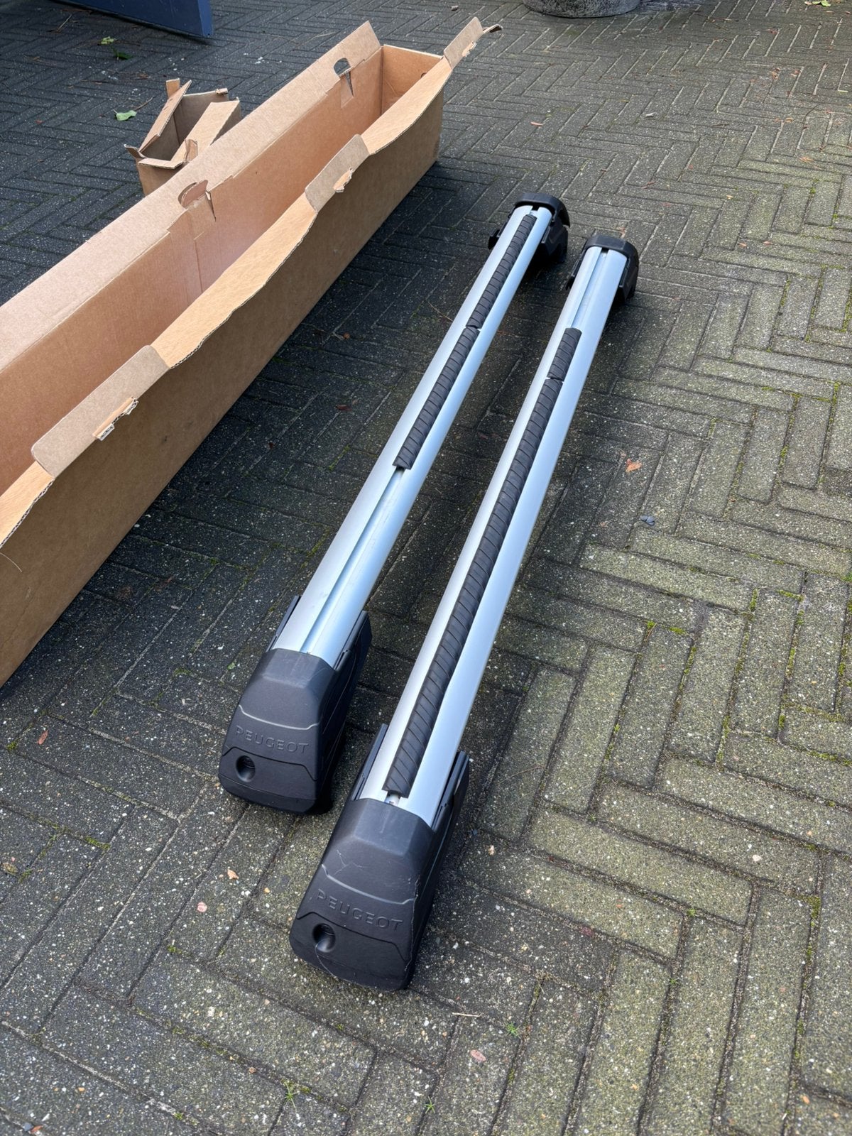 Dakdragers Peugeot 3008 en 5008, Auto diversen, Dakdragers, Ophalen, Zo goed als nieuw