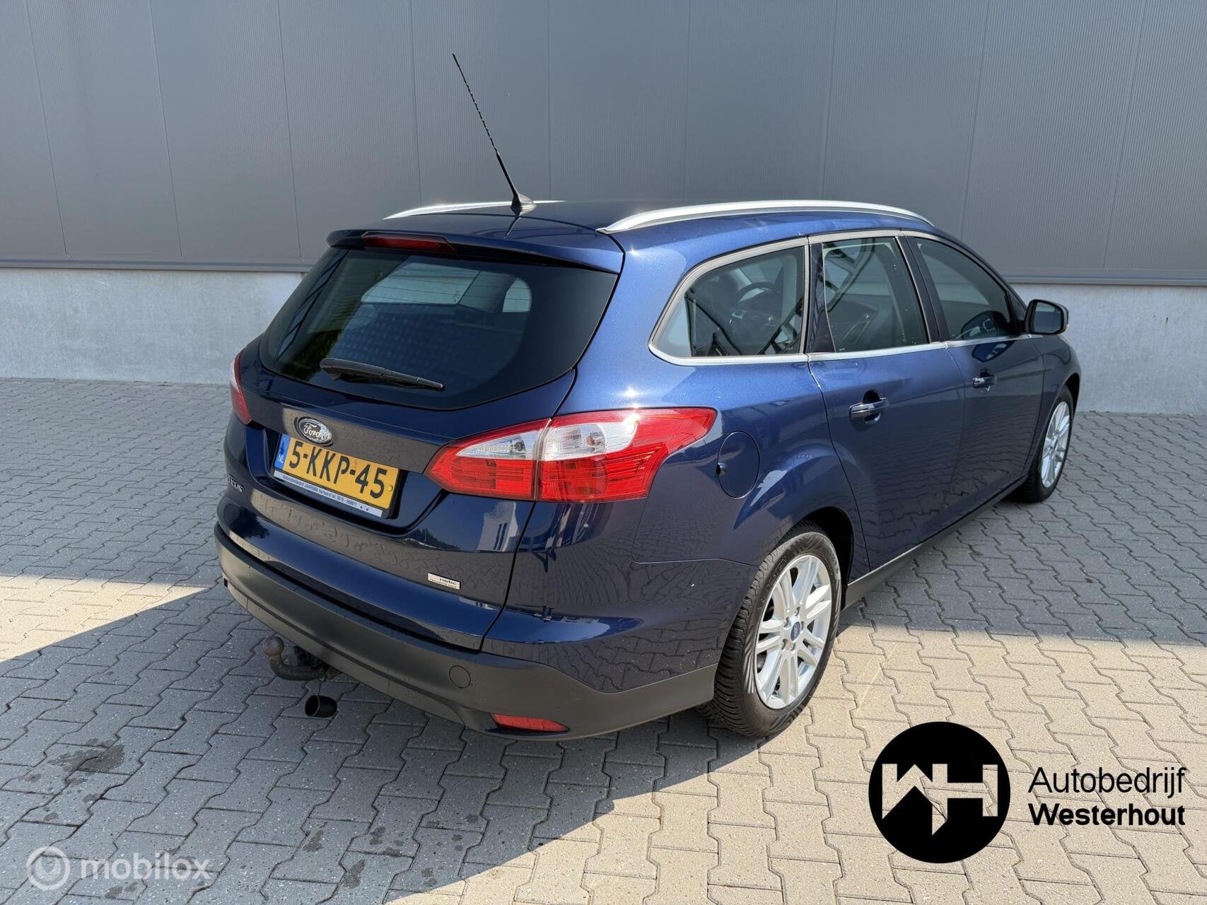 Ford Focus Wagon 1.0 EcoBoost Titanium|TREKHAAK|CRUISECONTRO, Auto's, Euro 5, 101 pk, Gebruikt, Blauw